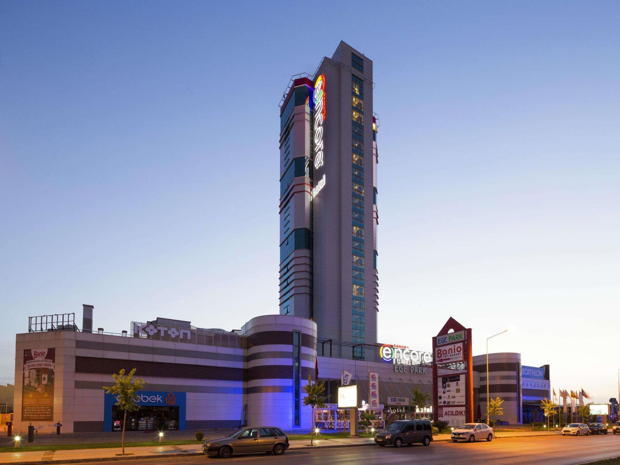 Ramada Encore By Wyndham Izmir Exterior foto