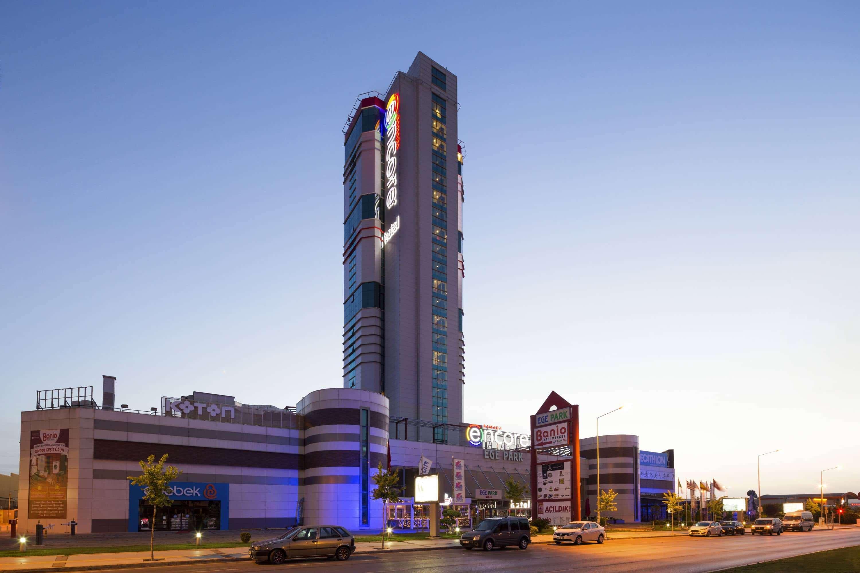 Ramada Encore By Wyndham Izmir Exterior foto