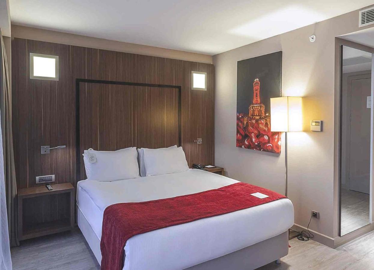 Ramada Encore By Wyndham Izmir Exterior foto