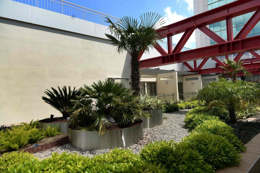 Ramada Encore By Wyndham Izmir Exterior foto
