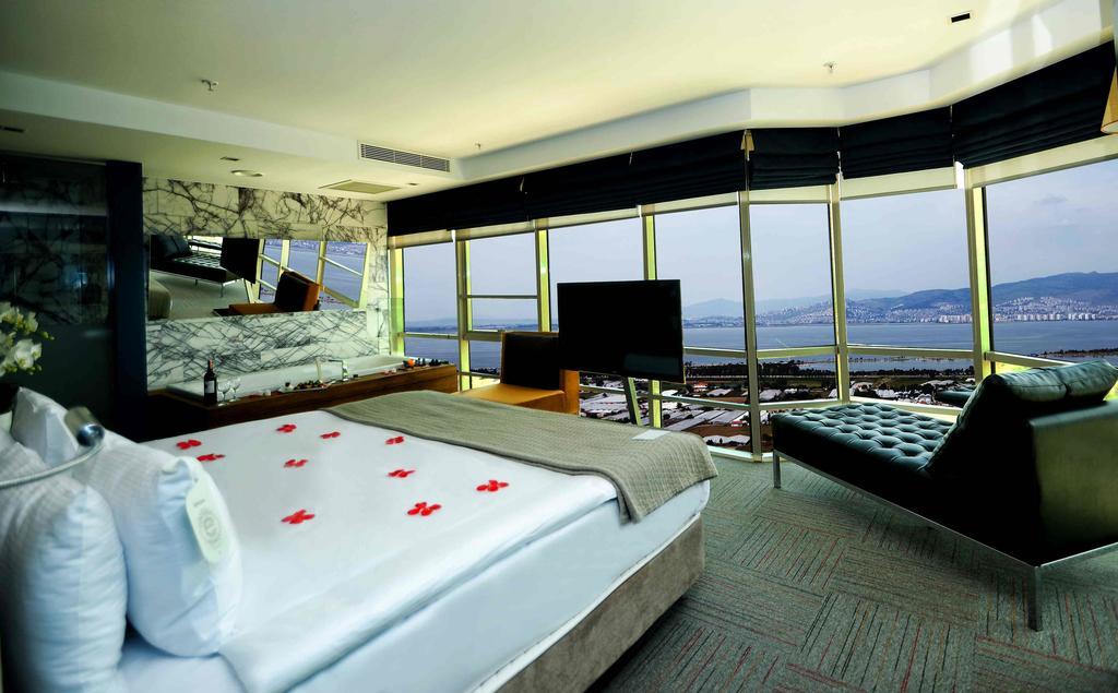 Ramada Encore By Wyndham Izmir Exterior foto