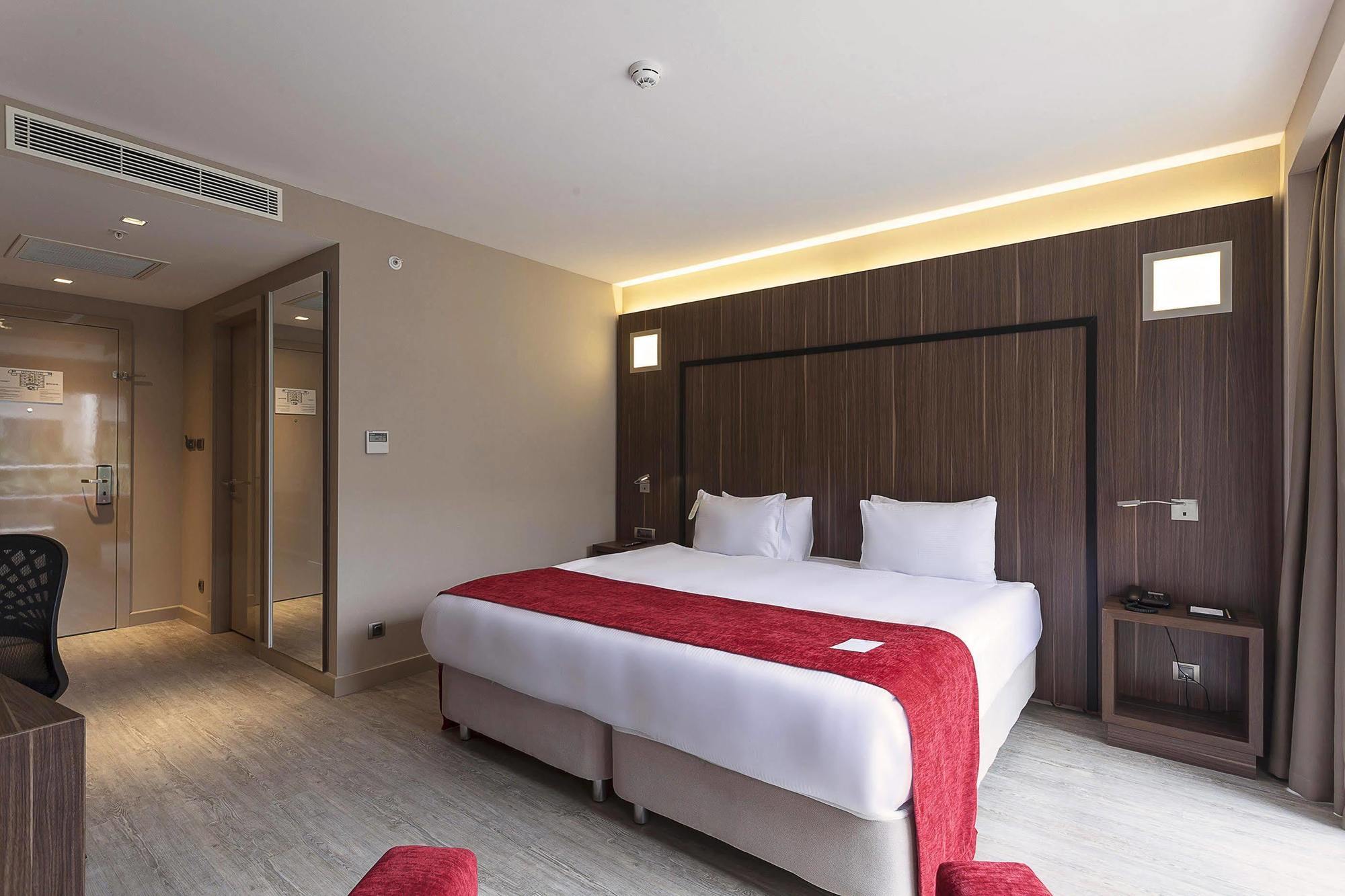 Ramada Encore By Wyndham Izmir Exterior foto
